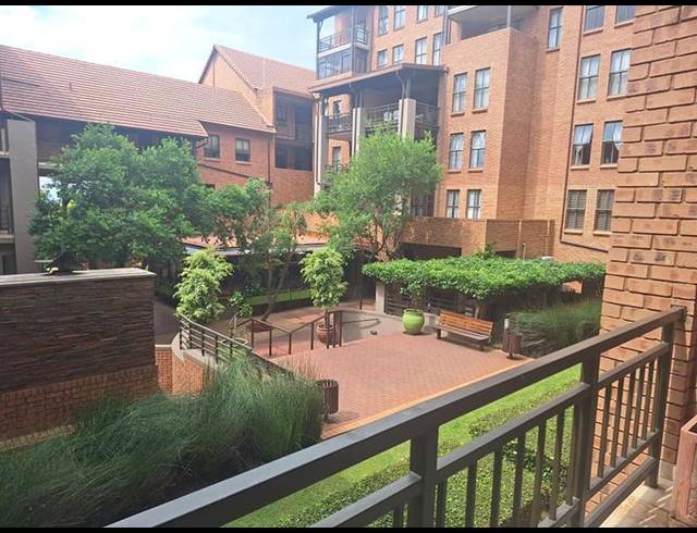 2 BEDROOM APARTMENT FOR SALE IN NEWLANDS